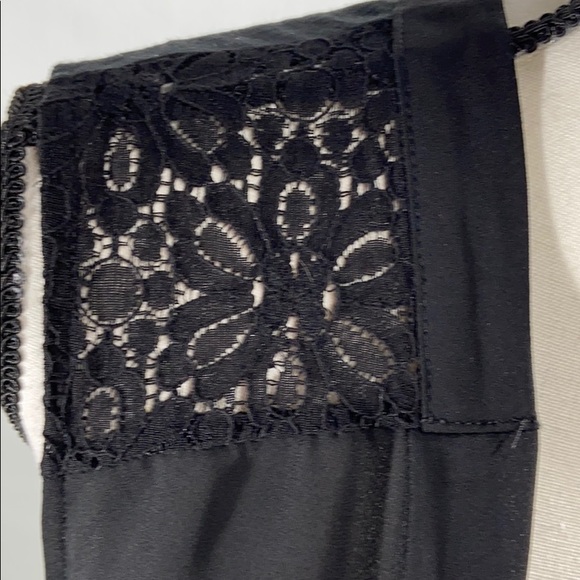 NWOT Sleeveless Top w/Lace Shoulder Details Black - Picture 2 of 14